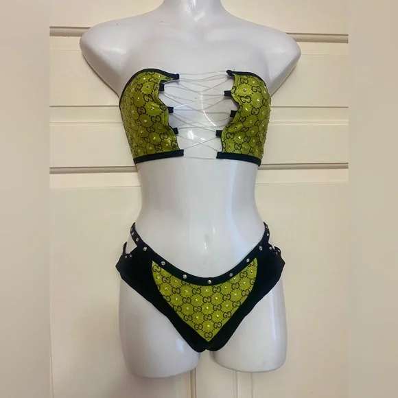 Exotic Dance Attire - Picture 3 of 13